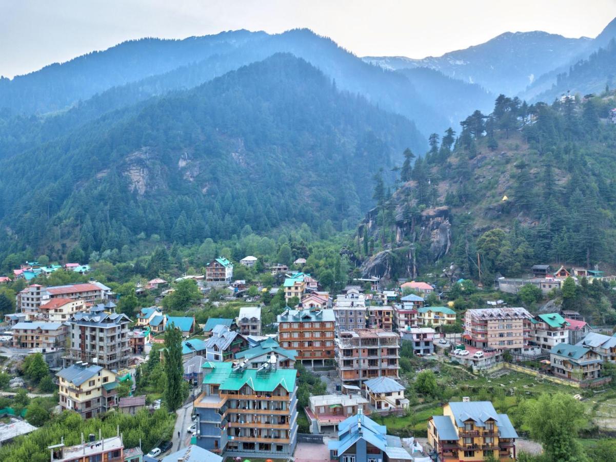 Отель Swastik Grand Manali Экстерьер фото