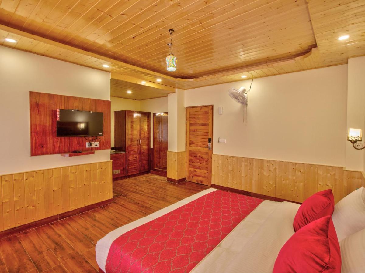 Отель Swastik Grand Manali Экстерьер фото