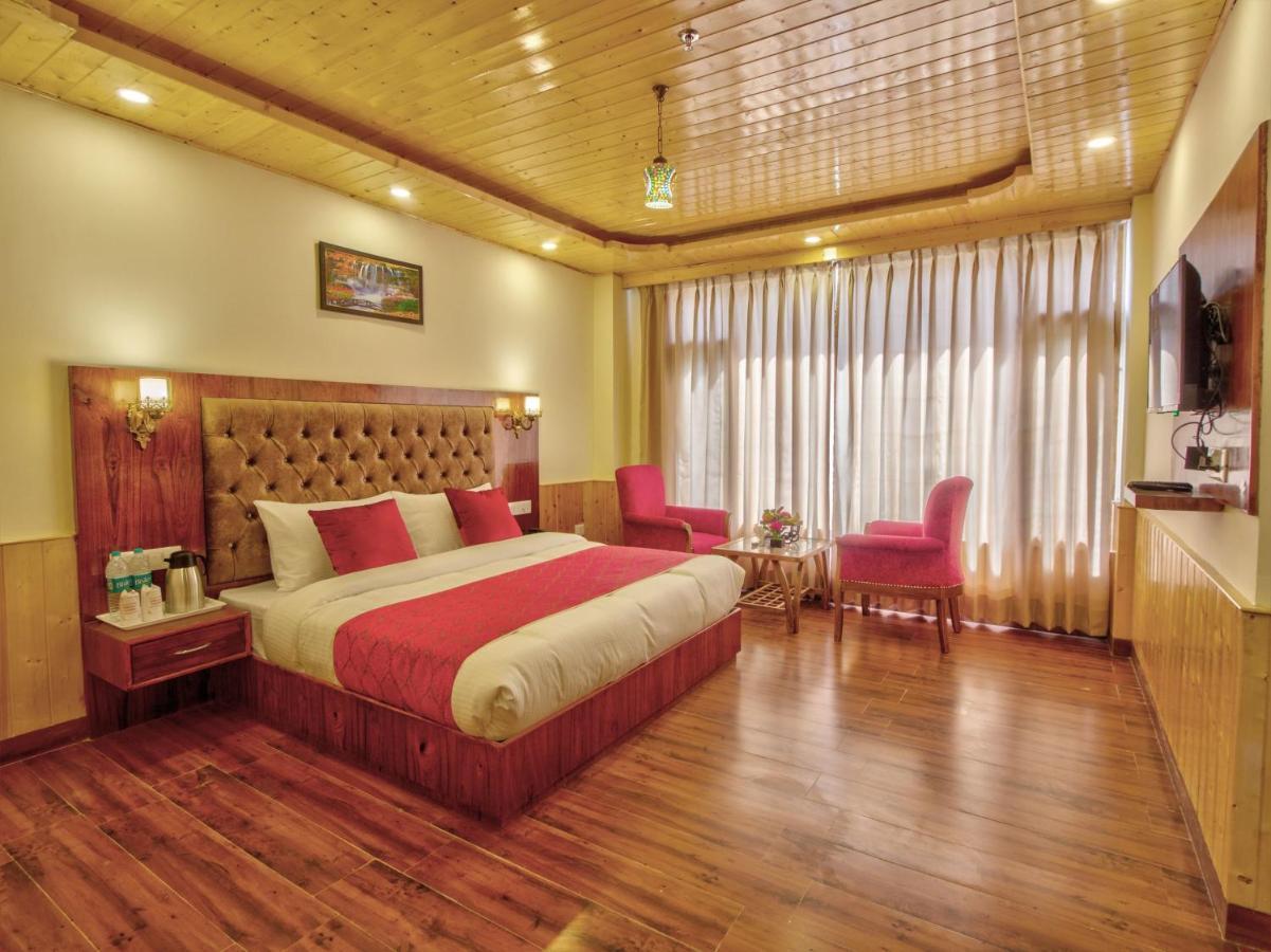 Отель Swastik Grand Manali Экстерьер фото