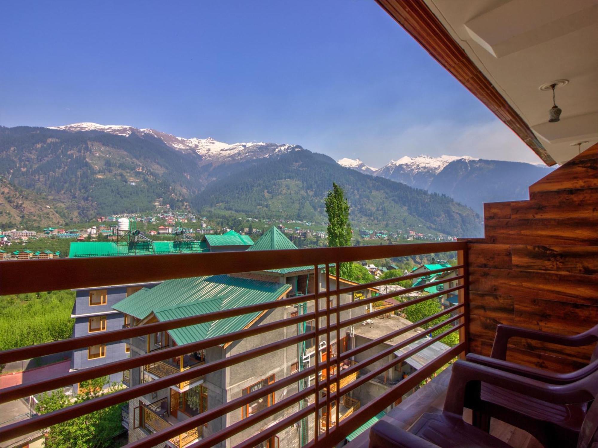 Отель Swastik Grand Manali Экстерьер фото