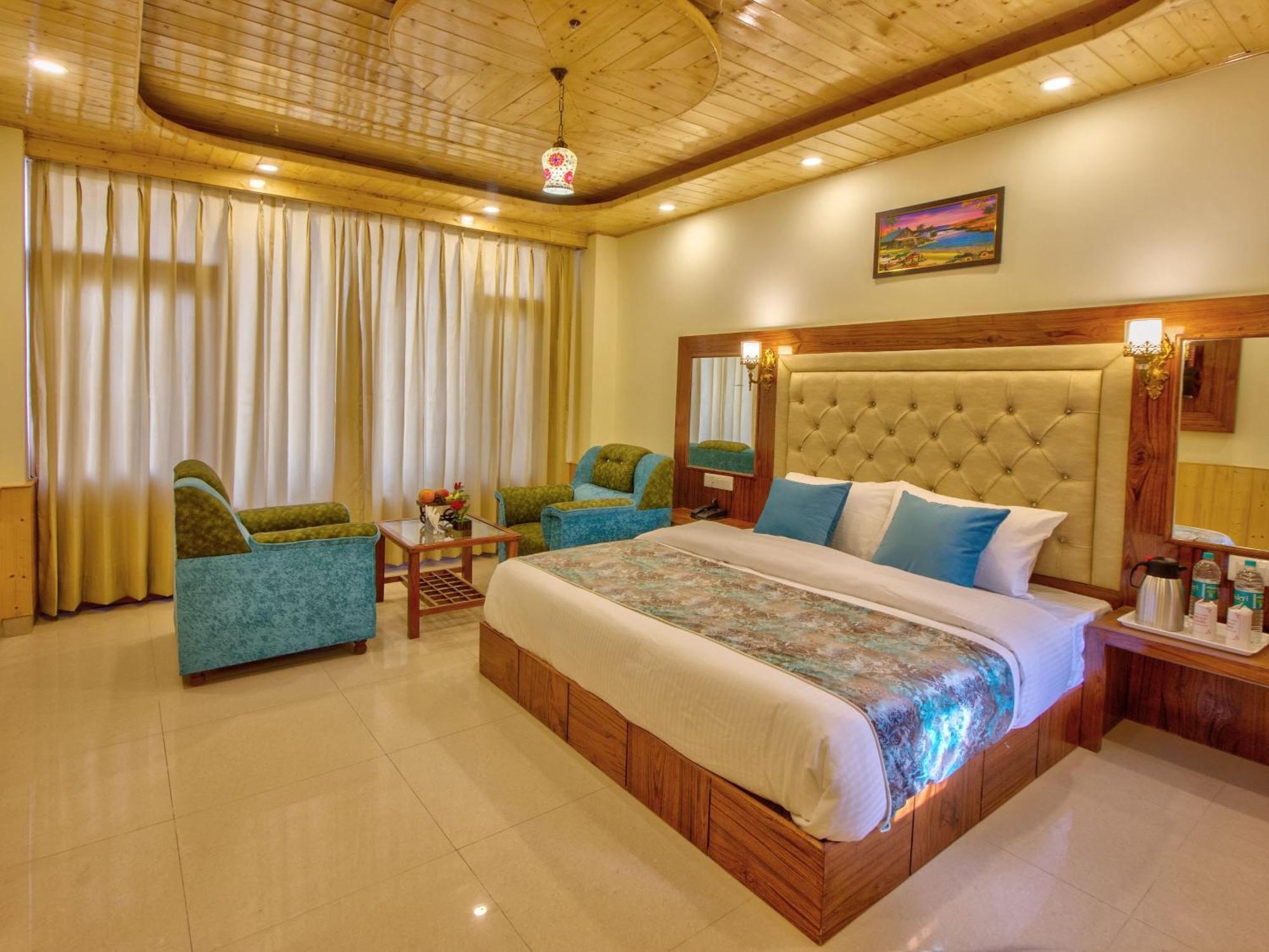 Отель Swastik Grand Manali Экстерьер фото