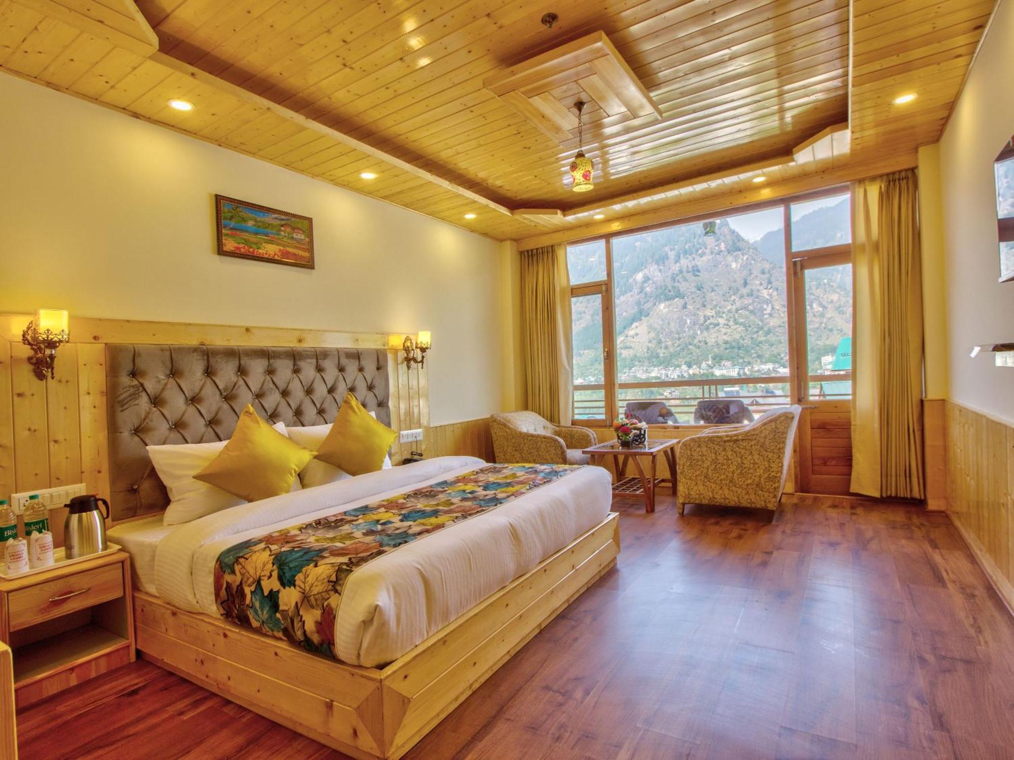 Отель Swastik Grand Manali Экстерьер фото