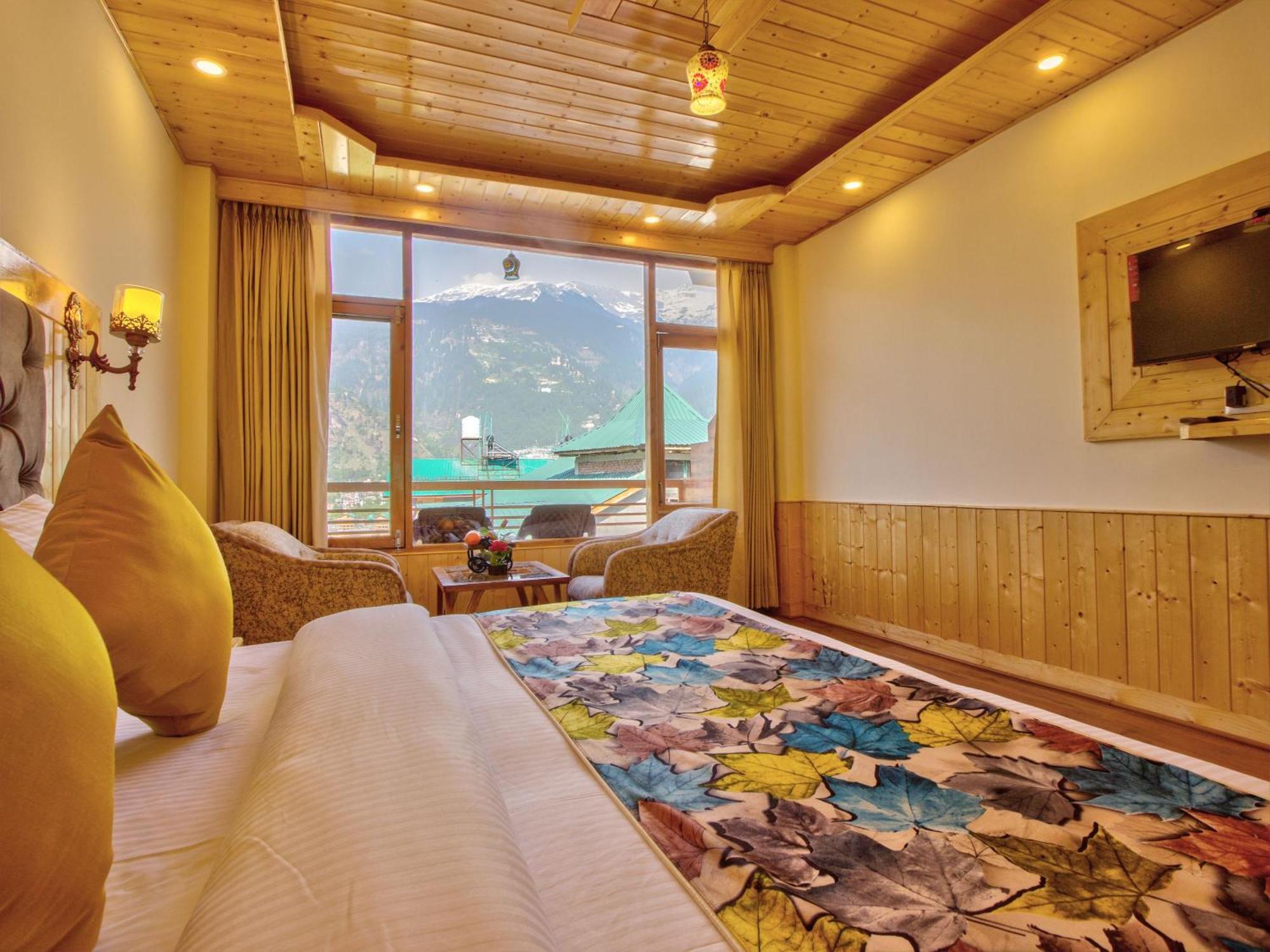 Отель Swastik Grand Manali Экстерьер фото